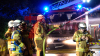 Wohnhaus in Vollbrand - rund 100 Feuerwehrkräfte im Großeinsatz - Binnen fünf Minuten in Vollbrand - Flammen erfassen Wohnhaus und Schuppen - Vollalarm für die Feuerwehr - Wohnhaus kurz nach Eintreffen der Feuerwehr in Vollbrand - Feuerwehr kämpft mit acht Rohren gegen die Flammen - Bevölkerung über NINA gewarnt: 