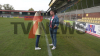 Fußballer geht Schiedsrichter nach dem Spiel wegen Entscheidungen an - Auf Beleidigungen und Drohungen folgen Ängste - Schiedsrichter will nicht mehr alleine auf den Platz - Verein verurteilt Tumulte aufs Schärfste, betreibt aber natürlich auch Ursachenforschung - Vereinsspitze setzt auf Gleichberechtigung und fußballerische Perspektive - Doch die Auswirkungen, die ihn treffen schockieren gleichermaßen - Aufsichtsrätin stellt Frage in den Raum: "Was ist mit den Schiedsrichtern heutzutage los? Wo ist da noch die Neutralität?" - Sportlicher Vorstand sieht Grenze überschritten: "Es geht jetzt in die Richtung, dass Kinder von unseren Vereinen beleidigt werden. Was tragt ihr für Wappen. Da ist glaube ich jetzt gerade so eine Grenze erreicht, wo man sagen muss: Jetzt reicht es auch!": 