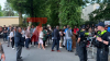 Über 1000 türkische Staatsbürger kamen am Abend zum türkischen Generalkonsulat in der Spandauer Heerstraße um ihre Stimme zum zweiten Wahlgang abgeben. : 