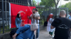 Über 1000 türkische Staatsbürger kamen am Abend zum türkischen Generalkonsulat in der Spandauer Heerstraße um ihre Stimme zum zweiten Wahlgang abgeben. : 