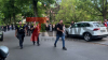 Über 1000 türkische Staatsbürger kamen am Abend zum türkischen Generalkonsulat in der Spandauer Heerstraße um ihre Stimme zum zweiten Wahlgang abgeben. : 