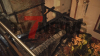 Erst brennt ein Schuppen dann greift das Feuer auf das Haus der Nachbarn über —  Zweifamilienhaus komplett zerstört — als die Feuerwehr eintrifft steht der Dachstuhl des Hauses im Vollbrand —  Feuerwehr mit Drehleitern im Einsatz — Bewohner sind nun obdachlos : Bewohner konnten sich rechtzeitig in Sicherheit bringen 