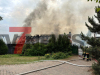 Kinderspielparadies Karls Erlebnishof war zum Zeitpunkt des Brandes voll besucht und musste evakuiert werden - Feuerwehr spricht von 9 verletzten Personen: Ein Feuerwehrmann wurde verletzt (On Tape)