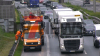 Lkw verliert Ladung: Schlachtabfälle auf der A33 - Sperrung zwischen Bielefeld und Schloß Holte-Stukenbrock - mehr als eine Tonne Schlachtabfälle vom Schwein auf rechter Fahrspur verteilt - vermutlich durch eine defekte Ladeklappe ausgelöst: Fahrbahn muss aufwendig gereinigt werden