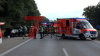 Auto, Kleintransporter und Wohnmobil kollidieren auf der A1 - Feuerwehr kann Entstehungsbrand an der Böschung schnell löschen - Glücklicherweise keiner eingeklemmt
Unfallhergang nicht bekannt - Feuerwehr braucht einige Zeit, um Unfallstelle zu sichten, die sich auf mehrere hundert Meter erstreckt - Rettungshubschrauber vor Ort: 