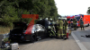 Auto, Kleintransporter und Wohnmobil kollidieren auf der A1 - Feuerwehr kann Entstehungsbrand an der Böschung schnell löschen - Glücklicherweise keiner eingeklemmt
Unfallhergang nicht bekannt - Feuerwehr braucht einige Zeit, um Unfallstelle zu sichten, die sich auf mehrere hundert Meter erstreckt - Rettungshubschrauber vor Ort: 