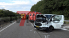 Auto, Kleintransporter und Wohnmobil kollidieren auf der A1 - Feuerwehr kann Entstehungsbrand an der Böschung schnell löschen - Glücklicherweise keiner eingeklemmt
Unfallhergang nicht bekannt - Feuerwehr braucht einige Zeit, um Unfallstelle zu sichten, die sich auf mehrere hundert Meter erstreckt - Rettungshubschrauber vor Ort: 