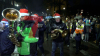 Mit dem Boot über die Vechte und dann mit der Kutsche zum Marktplatz - strahlende Kinderaugen und auch die Eltern freuen sich - Nikolaus verteilt Geschenke : 