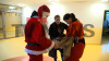 Der Nikolaus kommt mit Drehleiter und die Superhelden vom Dach - die Höhenretter der Berufsfeuer zaubern den kranken Kindern ein lächeln ins Gesicht - Nikolaus verschenkt süsses - Auch die Krankenschwestern bekommen Geschenke - Rundum eine gelungene Aktion: Wir haben die Bilder und O-Töne!