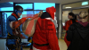 Der Nikolaus kommt mit Drehleiter und die Superhelden vom Dach - die Höhenretter der Berufsfeuer zaubern den kranken Kindern ein lächeln ins Gesicht - Nikolaus verschenkt süsses - Auch die Krankenschwestern bekommen Geschenke - Rundum eine gelungene Aktion: Wir haben die Bilder und O-Töne!