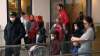 Der Nikolaus kommt mit Drehleiter und die Superhelden vom Dach - die Höhenretter der Berufsfeuer zaubern den kranken Kindern ein lächeln ins Gesicht - Nikolaus verschenkt süsses - Auch die Krankenschwestern bekommen Geschenke - Rundum eine gelungene Aktion: Wir haben die Bilder und O-Töne!