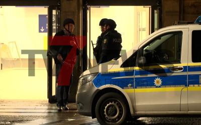 Aktuell Polizeieinsatz am Bielefelder Hauptbahnhof - Polizei mit Maschinenpistolen vor Ort - Polizei soll einen Anruf bekommen haben - : Wir sind vor Ort !