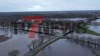 Feuerwehr errichtet einen Damm um die Straßen zu schützen - Teil der Bundesstraße B402 weggebrochen - Zeltplätze und weitere Objekte sind vom Wasser eingenommen - O-Ton Platzwart Haselünne: 