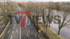 Feuerwehr errichtet einen Damm um die Straßen zu schützen - Teil der Bundesstraße B402 weggebrochen - Zeltplätze und weitere Objekte sind vom Wasser eingenommen - O-Ton Platzwart Haselünne: 