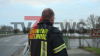 Feuerwehr errichtet einen Damm um die Straßen zu schützen - Teil der Bundesstraße B402 weggebrochen - Zeltplätze und weitere Objekte sind vom Wasser eingenommen - O-Ton Platzwart Haselünne: 