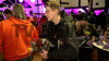 Pyro-Party mit Midnight-Shopping - erst die Feier mit Freigetränken und dann pünktlich um 00:00 Uhr der Startschuss zum Kauf der Feuerwerkskörper - hunderte Menschen stehen schlange - bis zu 3500€ geben sie aus : Wir haben mit den Menschen gesprochen und sie beim Kauf begleitet!