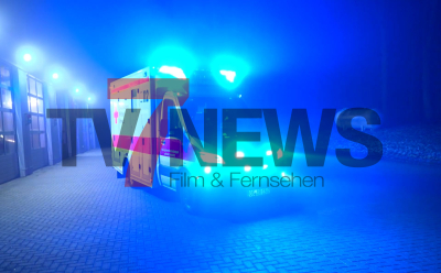 Notfallsanitäter im Einsatz - Unfall durch Glatteis - Notaufnahmen laufen voll - 