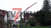 : Nachbarn bemerken das Feuer klingeln das ältere Ehepaar wach und retten diesen dadurch das Leben – Einsatzstelle rund 100 Meter vom Gerätehaus des Löschzuges Lügde - Feuerwehr mit Großaufgebot im Einsatz - zwei Drehleiter im Einsatz – Feuerwehr arbeitet aus Personenkorb am Autokran - Brandursache und entstandener Sachschaden noch unklar