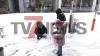 : Schneechaos sorgt für Begeisterung bei Kindern - Wessingens Innenstadt wird zu Winterwunderland - Familien machen das Beste aus der Wettersituation - kleine Baumeister strahlen im Schneechaos