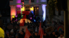 Marktplatz füllt sich weniger Minuten - Veranstalter freuen sich über die große Anteilnahme der Bürger - Veranstaltungsleiter lässt zwei Personen von der Demonstration entfernen: "Es macht uns stolz zu sehen, wie viele Personen hier sind"(...)