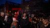 Marktplatz füllt sich weniger Minuten - Veranstalter freuen sich über die große Anteilnahme der Bürger - Veranstaltungsleiter lässt zwei Personen von der Demonstration entfernen: "Es macht uns stolz zu sehen, wie viele Personen hier sind"(...)