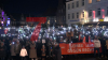 Marktplatz füllt sich weniger Minuten - Veranstalter freuen sich über die große Anteilnahme der Bürger - Veranstaltungsleiter lässt zwei Personen von der Demonstration entfernen: "Es macht uns stolz zu sehen, wie viele Personen hier sind"(...)