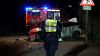 Unfall zwischen PKW und Straßenreinigungsfahrzeug - PKW-Fahrer schwer verletzt und eingeklemmt - Ersthelfer stabilisiert Halswirbelsäule des Verunfallten: Wir haben die Feuerwehr im O-Ton!

Pixelhinweis: Kennzeichen unkenntlich machen!