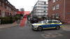 Zahlreiche Polizeikräfte im Einsatz - zwei Tote Personen auf offener Straße nach Messerstecherei  - Polizei kontrolliert Personen - Hubschrauber der Polizei im Einsatz - der oder die Täter flüchtig! Fahndung läuft auf Hochtouren : Pixelhinweis: Bild des mutmaßlichen Täters pixeln!