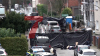 Zahlreiche Polizeikräfte im Einsatz - zwei Tote Personen auf offener Straße nach Messerstecherei  - Polizei kontrolliert Personen - Hubschrauber der Polizei im Einsatz - der oder die Täter flüchtig! Fahndung läuft auf Hochtouren : Pixelhinweis: Bild des mutmaßlichen Täters pixeln!