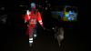 2-jähriger vermisst - Suchhunde im Einsatz - Großaufgebot von Polizei, Feuerwehr und DLRG - Nachbarn verteilen Süßigkeiten- Kind gegen Mitternacht gefunden: Wir sind vor Ort. LiveU ebenfalls vorhanden.