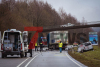 Drei Tote bei Horrorcrash - massiv zerstörte Fahrzeuge - Tote schwerst eingeklemmt - B1 stundenlang voll gesperrt - Großeinsatz für Rettungskräfte: Wir sind exklusiv vor Ort! Pixelhinweis: Werbung auf den Fahrzeugen und Kennzeichen müssen verpixelt werden!