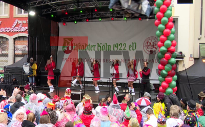 Feier trotz bescheidenem Wetter - Karneval 2024 in Köln eröffnet - Jecken lassen sich die Freude nicht nehmen: Material direkt aus der Centeransicht!