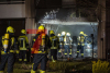 Dramatischer Wohnungsbrand in Wohnkomplex - Wohnung komplett ausgebrannt - Massenanfall von Verletzten - Zehn Verletzte und zahlreiche Evakuierte Bewohner - Mehrere Wohnungen unbewohnbar: 