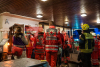 Dramatischer Wohnungsbrand in Wohnkomplex - Wohnung komplett ausgebrannt - Massenanfall von Verletzten - Zehn Verletzte und zahlreiche Evakuierte Bewohner - Mehrere Wohnungen unbewohnbar: 