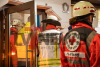 Dramatischer Wohnungsbrand in Wohnkomplex - Wohnung komplett ausgebrannt - Massenanfall von Verletzten - Zehn Verletzte und zahlreiche Evakuierte Bewohner - Mehrere Wohnungen unbewohnbar: 