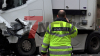 Schwerer Verkehrsunfall - PKW Fahrer massiv eingeklemmt - Unfallursache unklar - Unfallstelle voll gesperrt - LKW in Leitplanke: Pixelhinweis: Bestatter müssen verpixelt werden