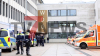 Großeinsatz für Polizei und Rettungskräfte - es soll mindestens vier Verletzte geben - Tatmotiv bislang unklar - " (...) er hat einen Schulkameraden gesagt, er solle zuhause bleiben heute (...) " - " (...) dann kam hinterher die Durchsage, dass wir uns verbarrikadieren sollen (...) " - " (...) also ich hab schon geweint, weil ich hatte richtig Panik (...) ": 